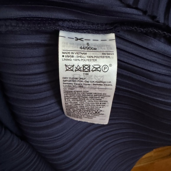 BANANA REPUBLIC Knee length layered pleated detail navy skirt - Picture 7 of 8